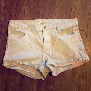 Off white/mint shorts from H&M